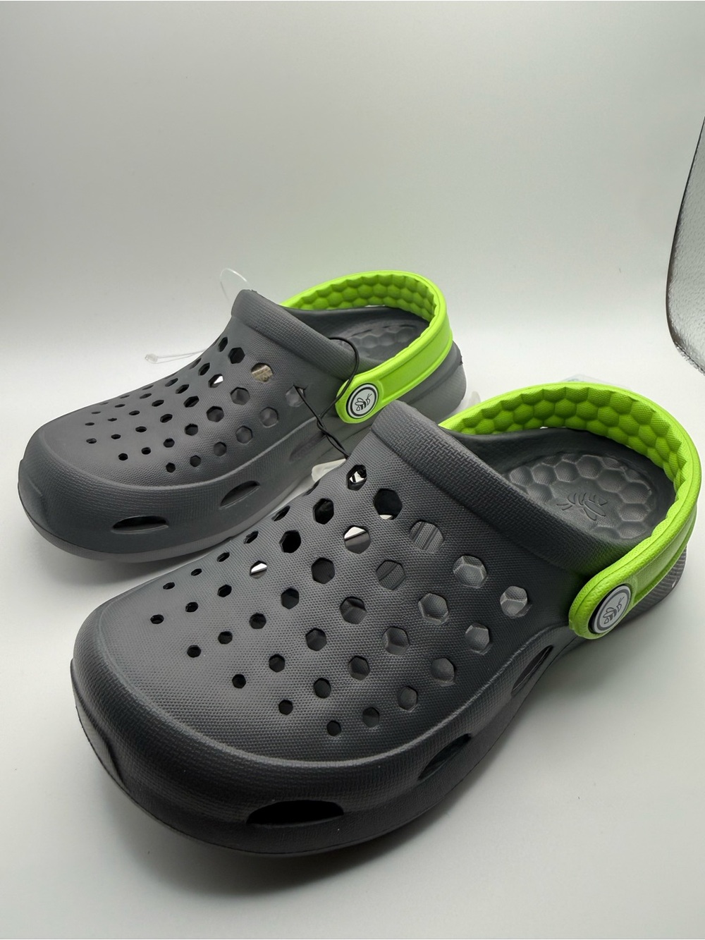 Joybees Crocs Kids Gray Clogs with Bright Green Heel Strap - Picture 10 of 14